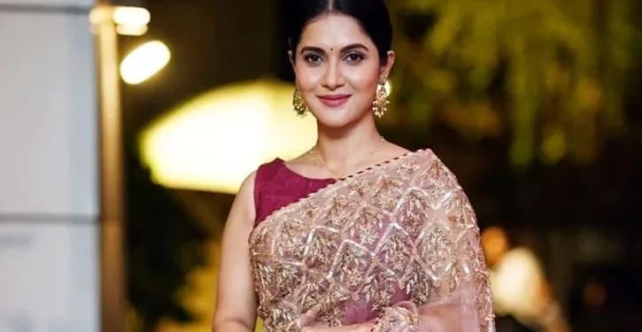 মিথিলার মুকুটে নতুন পালক