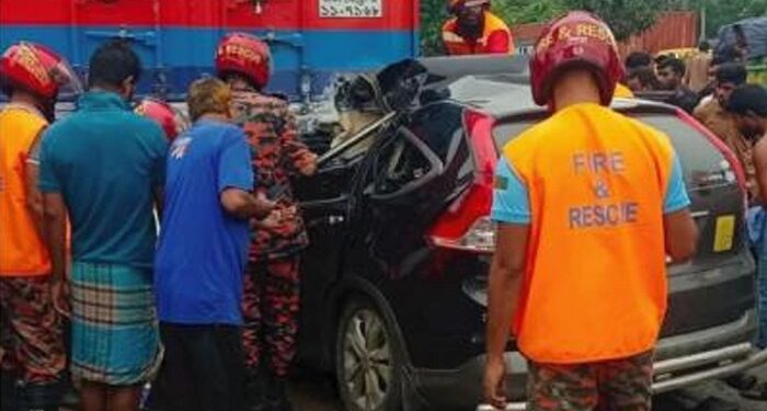 সড়ক দুর্ঘটনা কেড়ে নিল বাবা-মেয়ের প্রাণ