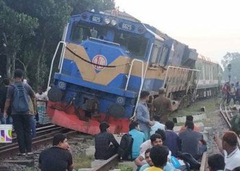 পঞ্চগড় এক্সপ্রেসের বগি লাইনচ্যুত, উত্তরবঙ্গে রেল যোগাযোগ বন্ধ