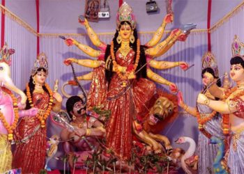 রংপুরে শারদীয় দুর্গাপূজা উপলক্ষে পূজামণ্ডপ পরিদর্শনে ইউএনও