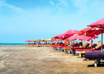 কক্সবাজার সমুদ্র সৈকতের বালিয়াড়ি দখলমুক্তকরণে দোকান উচ্ছেদের নির্দেশ