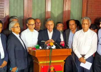 নির্বাচনের অপেক্ষায় বিনিয়োগকারীরা,শীর্ষ ব্যবসায়ী নেতাদের সঙ্গে বিএনপির বৈঠক