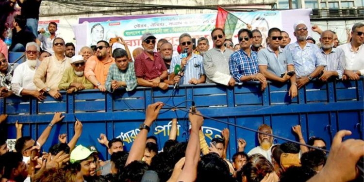 নতুন বাংলাদেশের স্বপ্ন দেখাচ্ছেন তারেক রহমান : আমির খসরু