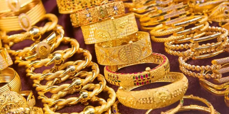 আজ যে দামে বিক্রি হচ্ছে সোনা