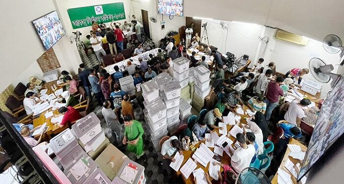জাকসু নির্বাচনে তৃতীয়দিনের মতো চলছে ভোট গণনা