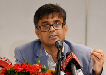 ১৫ ফেব্রুয়ারির মধ্যেই হবে আগামী জাতীয় সংসদ নির্বাচন: শফিকুল আলম