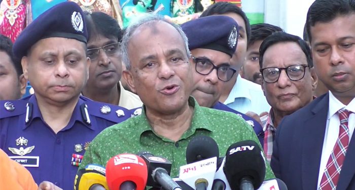 এবারের দুর্গাপূজায় নিরাপত্তার কোনো ঝুঁকি নেই : স্বরাষ্ট্র উপদেষ্টা