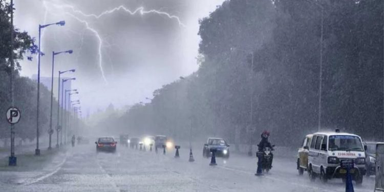 ঢাকায় দুপুরের মধ্যে বজ্রবৃষ্টির আশঙ্কা