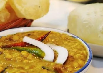 লুচির সঙ্গে থাকুক ‘নারকেল ছোলার ডাল’