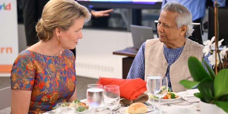 প্রধান উপদেষ্টার সঙ্গে বেলজিয়ামের রাণী এবং সাবেক ব্রিটিশ প্রধানমন্ত্রীর সাক্ষাৎ