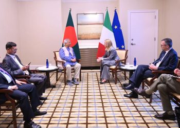 ইতালির প্রধানমন্ত্রীর সঙ্গে অধ্যাপক ইউনূসের বৈঠক: বিজনেস ফোরাম গঠন, বিনিয়োগ ও নিরাপদ অভিবাসন নিয়ে আলোচনা