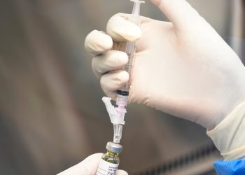 এইচআইভি প্রতিরোধী ইনজেকশন বিশ্বজুড়ে পাওয়া যাবে ২০২৭ সালে