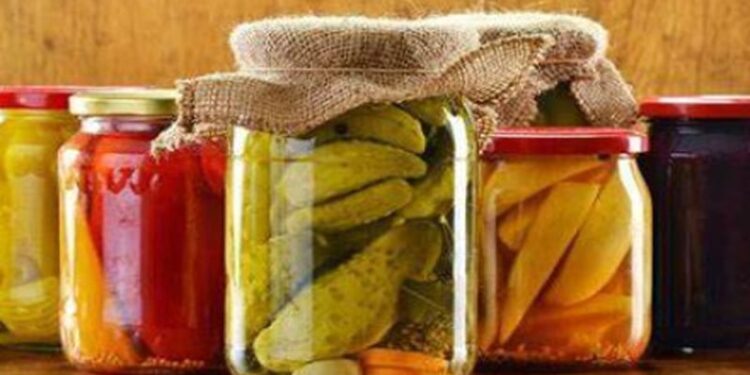 সবজি ও ফলের আচার যেভাবে সংরক্ষণ করবেন
