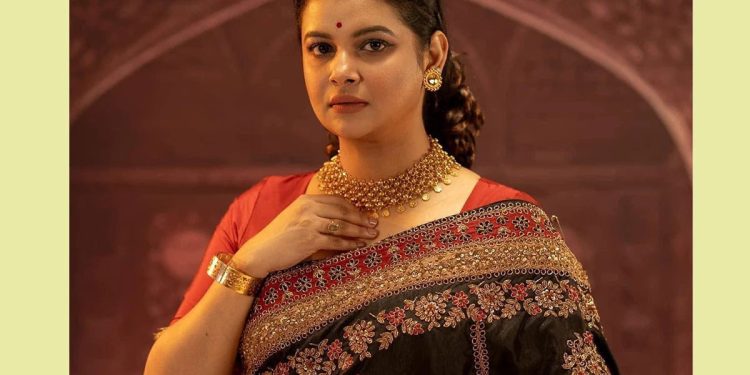 নিজের রাজনৈতিক অবস্থান স্পষ্ট করলেন শবনম ফারিয়া