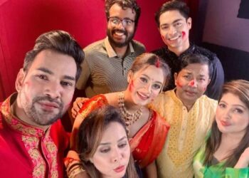 পূজার ফটোশুটে দীঘি, রূপের আভায় সঙ্গী জিলানী-রাতুল