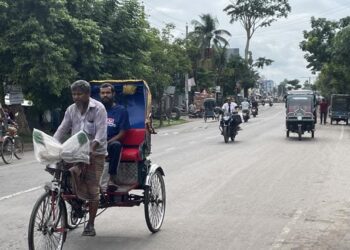 বাগেরহাটে চলছে হরতাল, বাস চলাচল বন্ধ