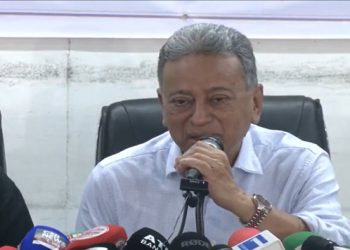 এখনই তত্ত্বাবধায়কের মুডে যেতে হবে সরকারকে: আমীর খসরু