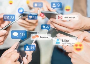 লাইক-কমেন্ট ও তাকওয়ার দ্বন্দ্ব: মুসলিম জীবনে নতুন পরীক্ষা