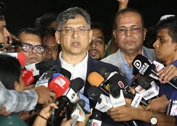 আমরা চাই, আপনার সঙ্গে প্রতিরক্ষা বাহিনীর সুসম্পর্ক বজায় থাকুক: সালাউদ্দিন আহমদ