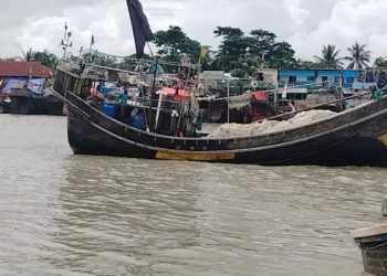 ঘূর্ণিঝড় মন্থা, বন্দরে ২ নম্বর সতর্কতা