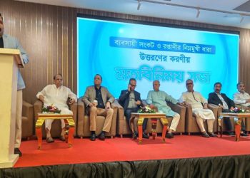 দেশের তৈরি পোশাক ও বস্ত্র রপ্তানি খাত অনিশ্চয়তায়