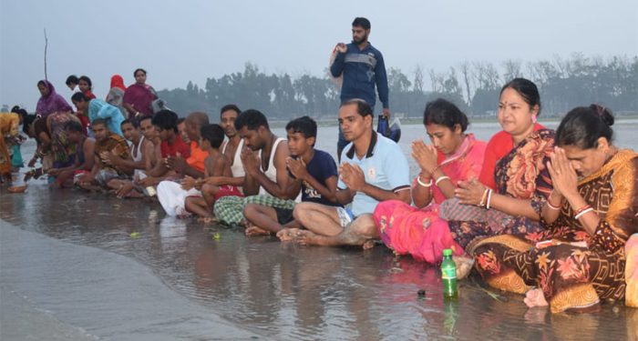 নিদ্রা সৈকতে পুণ্যস্নানের মধ্যদিয়ে শেষ হলো রাস উৎসব