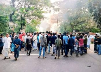 ফরিদপুরে ঢাকা-খুলনা মহাসড়ক অবরোধ, তীব্র যানজট