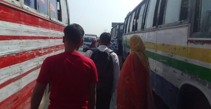 ঢাকায় গণপরিবহন চলাচল স্বাভাবিক, দূরপাল্লায় যাত্রী কম