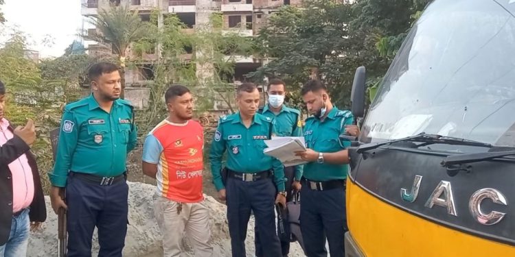 খিলগাঁও গোলাবাড়ি ওএমএস এর পন্য জব্দ