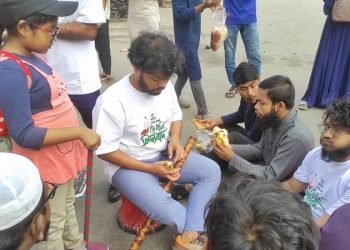 শাহবাগে অবস্থান ইন‌কিলাব মঞ্চের