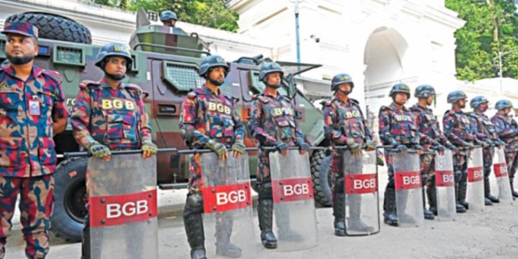 ভয়- ভোগান্তি, দেশজুড়ে সতর্কতা