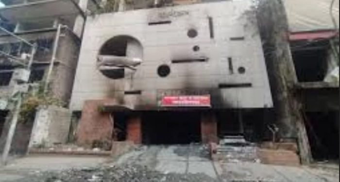 আওয়ামী লীগের কেন্দ্রীয় কার্যালয়ে আগুন