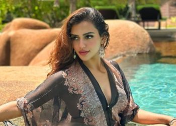 আইনজীবীর ভূমিকায় নুসরাত ফারিয়া