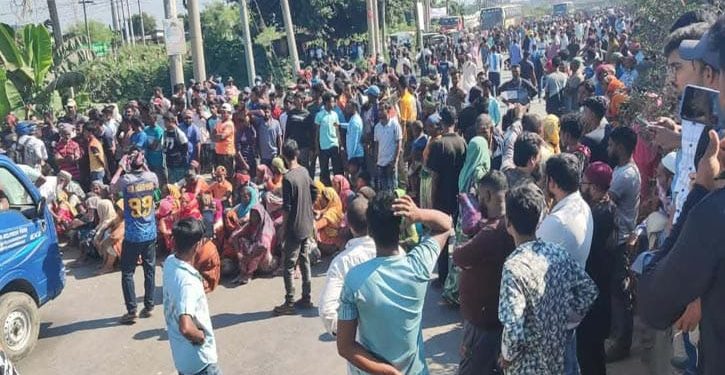 ইটভাটা সচল করার দাবিতে ঢাকা-আরিচা মহাসড়ক অবরোধ