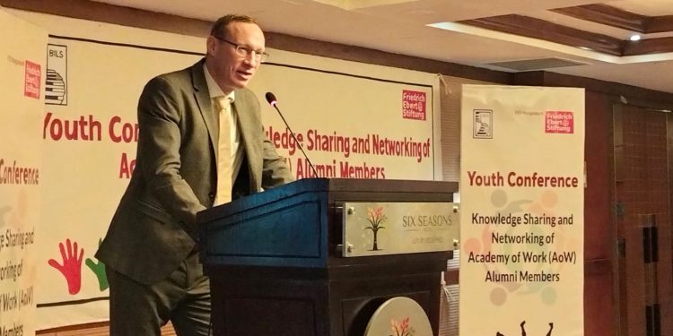 শ্রমিকদের শোষণ থেকে মুক্ত করার অঙ্গীকার নিয়ে একাডেমি অফ ওয়ার্কের যুব সম্মেলন অনুষ্ঠিত