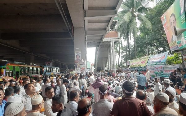 দেশের সকল সচল স্বীকৃতিপ্রাপ্ত নন এমপিও শিক্ষা প্রতিষ্ঠান এমপিওভুক্তির লক্ষ্যে জাতীয় প্রেসক্লাবের সামনে ৩য় বারের মত “সম্মিলিত নন এমপিও ঐক্য পরিষদ’’ এর উদ্যোগে শিক্ষকদের লাগাতার অবস্থান কর্মসূচি ২য় দিন চলমান