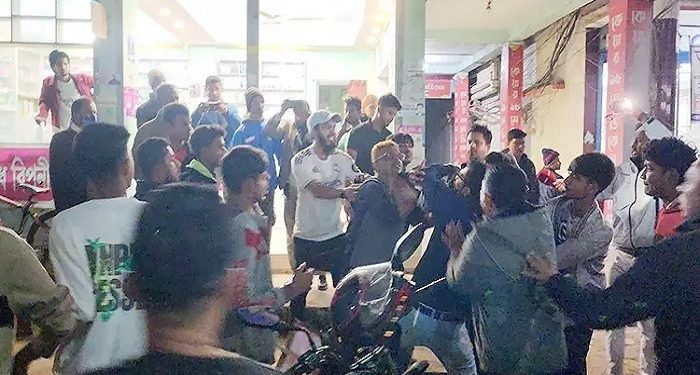 শরীয়তপুরে ছাত্রদল-এনসিপি সংঘর্ষ, ককটেল বিস্ফোরণে আহত ৪