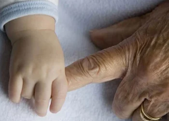 শীতে শিশু ও বয়স্কদের জন্য বাড়তি যত্ন নেওয়ার আহ্বান