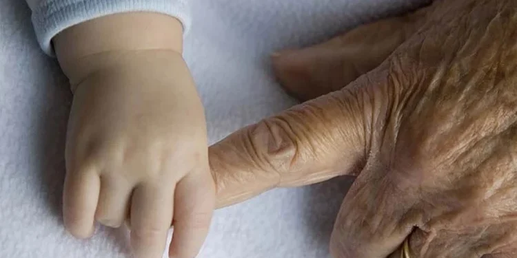 শীতে শিশু ও বয়স্কদের জন্য বাড়তি যত্ন নেওয়ার আহ্বান