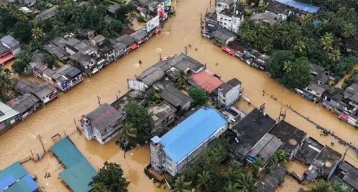 শ্রীলঙ্কায় ভয়াবহ বন্যা ও ভূমিধসে প্রাণহানি বেড়ে দাঁড়ালো ২০০ জনে