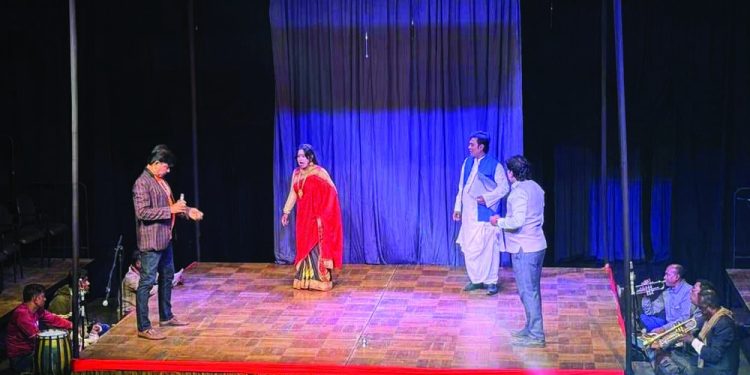 শিল্পকলায় শুরু হলো মাসব্যাপী যাত্রাপালা প্রদর্শনী