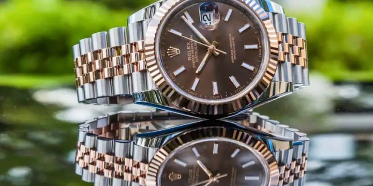 রোলেক্স ঘড়ির দাম এত বেশি কেন?