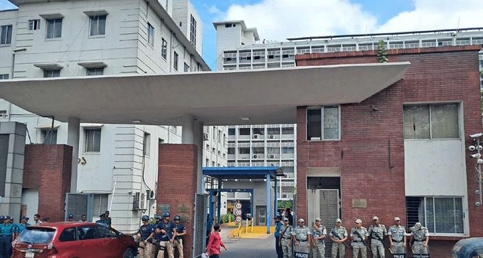 সচিবালয়ে আন্দোলন: ১৪ কর্মকর্তা–কর্মচারীর বিরুদ্ধে সন্ত্রাসবিরোধী