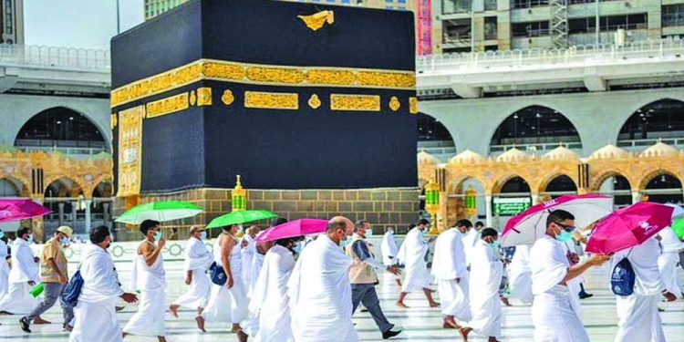 মক্কা-মদিনায় হোটেল ভাড়া ৪০ শতাংশ বৃদ্ধি, বিপাকে ওমরাহযাত্রীরা
