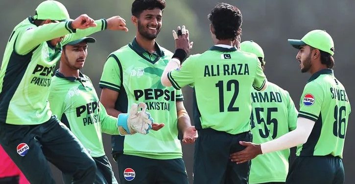 বিশাল ব্যবধানে ভারতকে হারিয়ে পাকিস্তান চ্যাম্পিয়ন