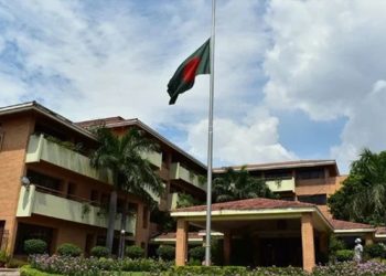 দিল্লিতে বাংলাদেশ হাইকমিশনের গেটে উগ্র আচরণ-হুমকি