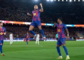 রাফিনিয়ার রকেট শো: ওসাসুনাকে উড়িয়ে ব্যবধান বাড়ালো বার্সা