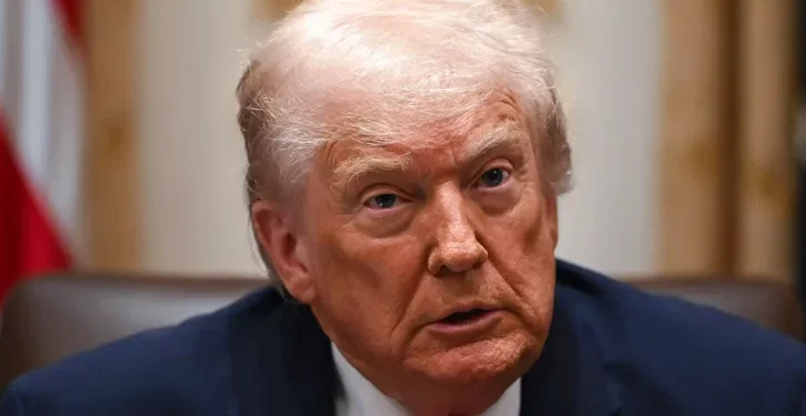 ১৯ দেশের নাগরিকদের গ্রিনকার্ড-নাগরিকত্ব দেওয়া বন্ধ করল যুক্তরাষ্ট্র