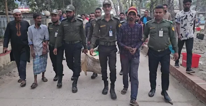 শরীয়তপুরে ওষুধ পাচারের সময় সদর হাসপাতালের ২ কর্মী আটক