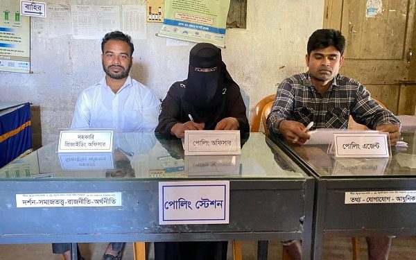 তরুন ভোটারদের ভোটাধিকার প্রয়োগে চকরিয়ায় যুব ওরিয়েন্টেশন ও মক ভোটিং সেশন অনুষ্ঠিত